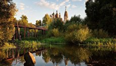 Пейзаж с церковью. Россия Пейзаж с церковью. Россия