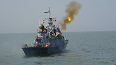 Стрельбы по воздушной и морской цели кораблей ВМФ России. Архивное фото Стрельбы по воздушной и морской цели кораблей ВМФ России. Архивное фото