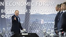 Владимир Путин во время встречи с перспективными инвесторами Дальневосточного федерального округа в рамках ВЭФ-2016. 2 сентября 2016 Владимир Путин во время встречи с перспективными инвесторами Дальневосточного федерального округа в рамках ВЭФ-2016. 2 сентября 2016