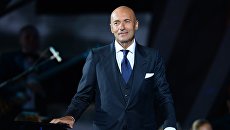Композитор Игорь Крутой на Международном конкурсе молодых исполнителей популярной музыки Новая Волна 2016 в Сочи Композитор Игорь Крутой на Международном конкурсе молодых исполнителей популярной музыки Новая Волна 2016 в Сочи