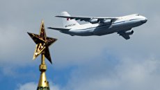Самолет АН-124-100. Архивное фото Самолет АН-124-100. Архивное фото