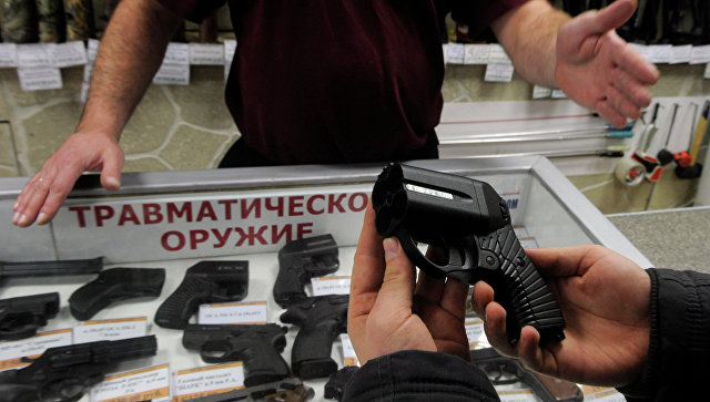 В Петербурге пятилетний мальчик ранил себя из травматического пистолета