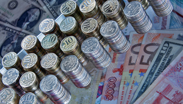 Евро поднялся выше 70 рублей