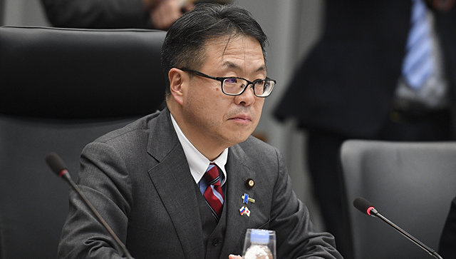 Министр экономики Японии намерен посетить Москву в январе