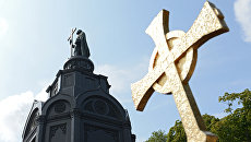 Памятник святому равноапостольному князю Владимиру на Владимирской горке в Киеве Памятник святому равноапостольному князю Владимиру на Владимирской горке в Киеве