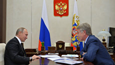 Президент РФ Владимир Путин и председатель правления компании НОВАТЭК Леонид Михельсон во время встречи в резиденции Ново-Огарево. 14 ноября 2016 Президент РФ Владимир Путин и председатель правления компании НОВАТЭК Леонид Михельсон во время встречи в резиденции Ново-Огарево. 14 ноября 2016
