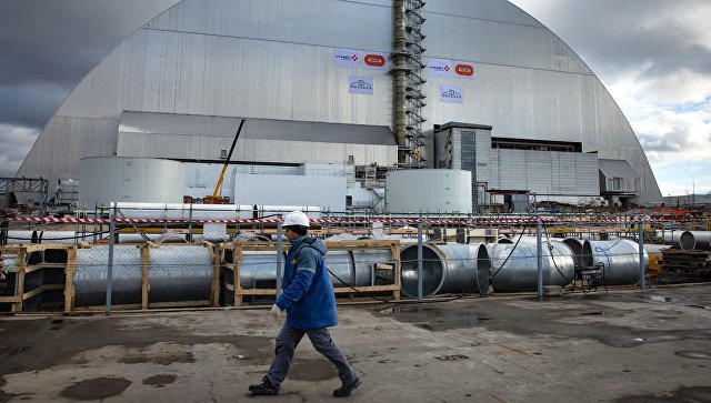 Новое сооружение - арка над объектом Укрытие (четвертый энергоблок) Чернобыльской атомной электростанции. 29 ноября 2016