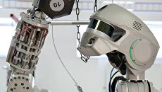 Испытание антропоморфного робота Федор. Архивное фото Испытание антропоморфного робота Федор. Архивное фото