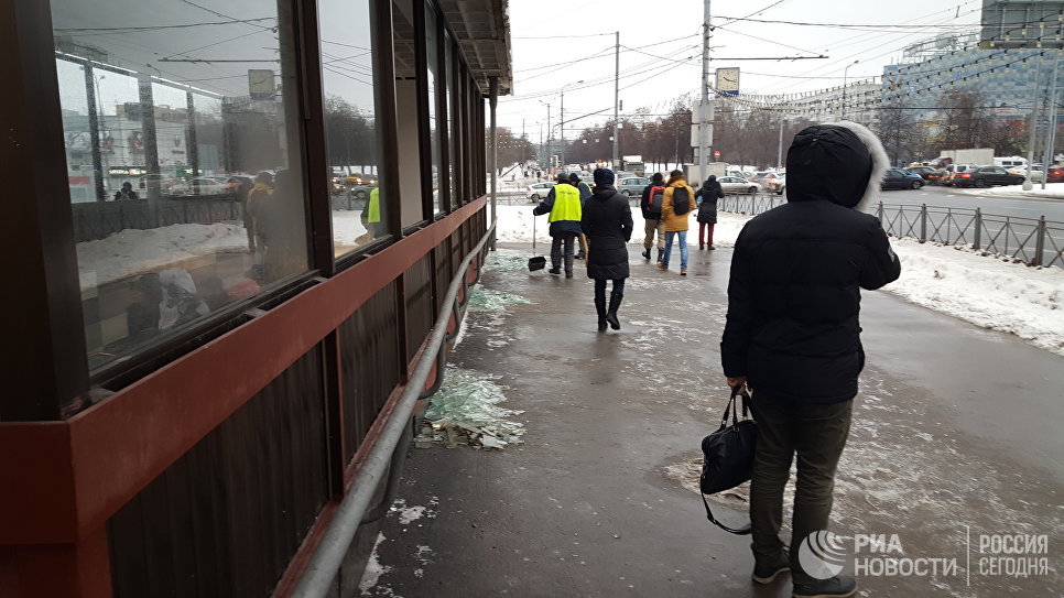Ситуация у метро Коломенское, где раздался хлопок. 22 декабря 2016 Ситуация у метро Коломенское, где раздался хлопок. 22 декабря 2016