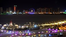 Вид с Казанского кремля на Кремлевскую набережную в Казани. Архивное фото Вид с Казанского кремля на Кремлевскую набережную в Казани. Архивное фото