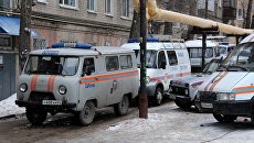 Автомобили Службы спасения у жилого дома в Ленинском районе Саратова. 12 января 2017 Автомобили Службы спасения у жилого дома в Ленинском районе Саратова. 12 января 2017