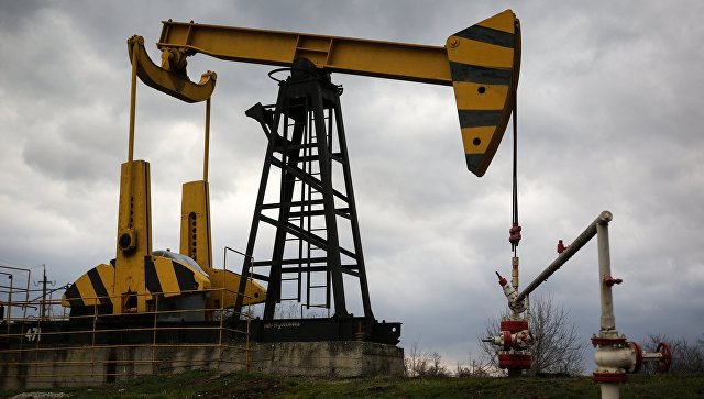 Цена нефти растет на новостях о сокращении добычи