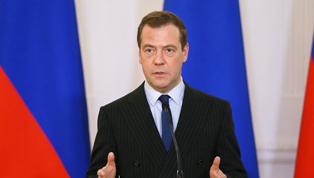 Медведев проведет совещание о развитии дорожного хозяйства в России