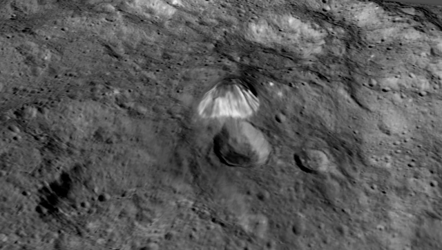 Геофизики NASA подозревали пропажу вулканов на Церере Геофизики NASA подозревали пропажу вулканов на Церере