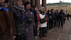 Живое кольцо вокруг Исаакия – петербуржцы протестуют против передачи собора РПЦ Живое кольцо вокруг Исаакия – петербуржцы протестуют против передачи собора РПЦ