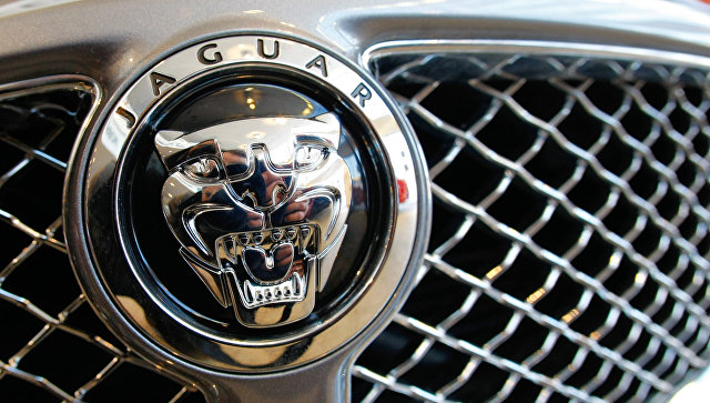 Автосалон Jaguar. Архивное фото