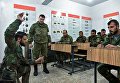 Военнослужащие вооруженных сил РФ и Сирии на занятии в Международном противоминном центре Вооруженных Сил РФ в Алеппо Военнослужащие вооруженных сил РФ и Сирии на занятии в Международном противоминном центре Вооруженных Сил РФ в Алеппо