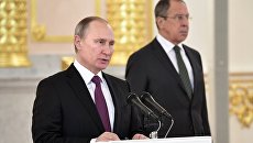 Президент РФ Владимир Путин выступает на церемонии вручения верительных грамот послов иностранных государств в Александровском зале Большого Кремлёвского дворца. 16 марта 2017 Президент РФ Владимир Путин выступает на церемонии вручения верительных грамот послов иностранных государств в Александровском зале Большого Кремлёвского дворца. 16 марта 2017