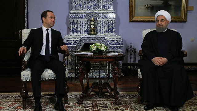 Председатель правительства РФ Дмитрий Медведев во время встречи с президентом Ирана Хасаном Рухани. 27 марта 2017