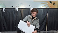 Политик Мария Гайдар на избирательном участке в Киеве во время выборов в органы местного самоуправления Политик Мария Гайдар на избирательном участке в Киеве во время выборов в органы местного самоуправления
