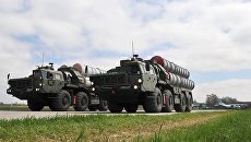 Зенитные ракетные комплексы C-400. Архивное фото Зенитные ракетные комплексы C-400. Архивное фото