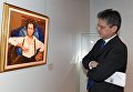 Алексей Тизенгаузен у картины художника Бориса Григорьева Портрет мальчика на выставке топ-лотов произведений русского искусства в преддверии аукциона, который состоится в Лондоне Алексей Тизенгаузен у картины художника Бориса Григорьева Портрет мальчика на выставке топ-лотов произведений русского искусства в преддверии аукциона, который состоится в Лондоне