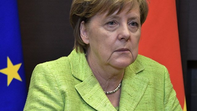 Меркель заговорила о снятии санкций после просьбы к Путину