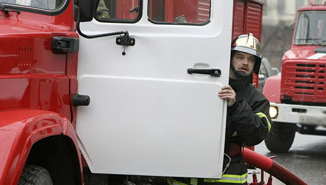 В Москве на нефтеперерабатывающем заводе загорелась установка крекинга 