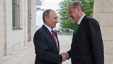 Президент РФ Владимир Путин и президент Турции Реджеп Тайип Эрдоган во время встречи в Сочи. 3 мая 2017 Президент РФ Владимир Путин и президент Турции Реджеп Тайип Эрдоган во время встречи в Сочи. 3 мая 2017