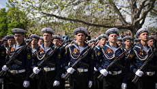 Моряки-черноморцы на военном параде в Севастополе, посвященном 72-й годовщине Победы в Великой Отечественной войне и 73-й годовщине освобождения города от немецко-фашистских захватчиков Моряки-черноморцы на военном параде в Севастополе, посвященном 72-й годовщине Победы в Великой Отечественной войне и 73-й годовщине освобождения города от немецко-фашистских захватчиков
