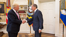 Встреча министра иностранных дел России Сергея Лаврова и президента США Дональда Трампа в Вашингтоне. 10 мая 2017 Встреча министра иностранных дел России Сергея Лаврова и президента США Дональда Трампа в Вашингтоне. 10 мая 2017
