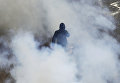 Участник забастовки в Афинах. 17 мая 2017 Участник забастовки в Афинах. 17 мая 2017