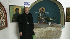 Настоятель храма Серафима Саровского в Си-Клифе (Нью-Йорк) протоиерей Серафим Ган Настоятель храма Серафима Саровского в Си-Клифе (Нью-Йорк) протоиерей Серафим Ган