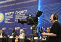 Видеооператор во время бизнес-диалога ЕАЭС — Латинская Америка: наращивая темпы сотрудничества в рамках XX Петербургского международного экономического форума Видеооператор во время бизнес-диалога ЕАЭС — Латинская Америка: наращивая темпы сотрудничества в рамках XX Петербургского международного экономического форума