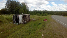 На месте ДТП с автобусом, перевозившим детей, в Томской области. 12 июня 2017 На месте ДТП с автобусом, перевозившим детей, в Томской области. 12 июня 2017