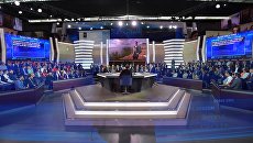 Президент РФ Владимир Путин во время ежегодной Прямой линии. 15 июня 2017 Президент РФ Владимир Путин во время ежегодной Прямой линии. 15 июня 2017
