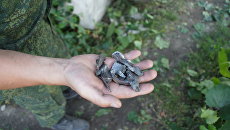 Осколки боеприпасов, выпущенных ВСУ по городу Стаханов в ЛНР. 23 июня 2017 Осколки боеприпасов, выпущенных ВСУ по городу Стаханов в ЛНР. 23 июня 2017