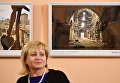 Посетитель на открытии фотовыставки Война и… мiръ? в фойе Зимина Московского музыкального театра Геликон-опера Посетитель на открытии фотовыставки Война и… мiръ? в фойе Зимина Московского музыкального театра Геликон-опера