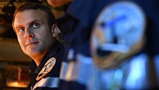 Президент Франции Эммануэль Макрон во время визита на борт атомной подводной лодки Le Terrible. 4 июля 2017 Президент Франции Эммануэль Макрон во время визита на борт атомной подводной лодки Le Terrible. 4 июля 2017