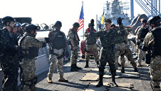 Военнослужащие США на военных учениях Sea Breeze. Архивное фото Военнослужащие США на военных учениях Sea Breeze. Архивное фото