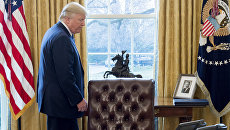 Президент США Дональд Трамп в Овальном кабинете Белого дома Президент США Дональд Трамп в Овальном кабинете Белого дома