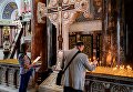 Верующие в Морском Никольском соборе Кронштадта Верующие в Морском Никольском соборе Кронштадта