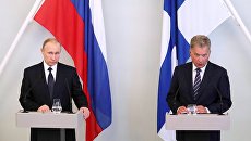 Президент РФ Владимир Путин и президент Финляндии Саули Ниинисте в Финляндии. 27 июля 2017 Президент РФ Владимир Путин и президент Финляндии Саули Ниинисте в Финляндии. 27 июля 2017