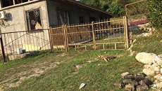 Снаряды, разлетевшиеся после подрыва складов в посёлке Приморский, Абхазия. 3 августа 2017 Снаряды, разлетевшиеся после подрыва складов в посёлке Приморский, Абхазия. 3 августа 2017