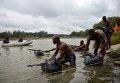 Военнослужащие вооруженных сил Зимбабве во время пятого этапа Выход разведывательного соединения в район сбора после выполнения задачи на международном конкурсе Отличники войсковой разведки Международных армейских игр Военнослужащие вооруженных сил Зимбабве во время пятого этапа Выход разведывательного соединения в район сбора после выполнения задачи на международном конкурсе Отличники войсковой разведки Международных армейских игр