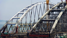 Сборка арок железнодорожной и автомобильной части моста через Керченский пролив. 26 июля 2017 Сборка арок железнодорожной и автомобильной части моста через Керченский пролив. 26 июля 2017