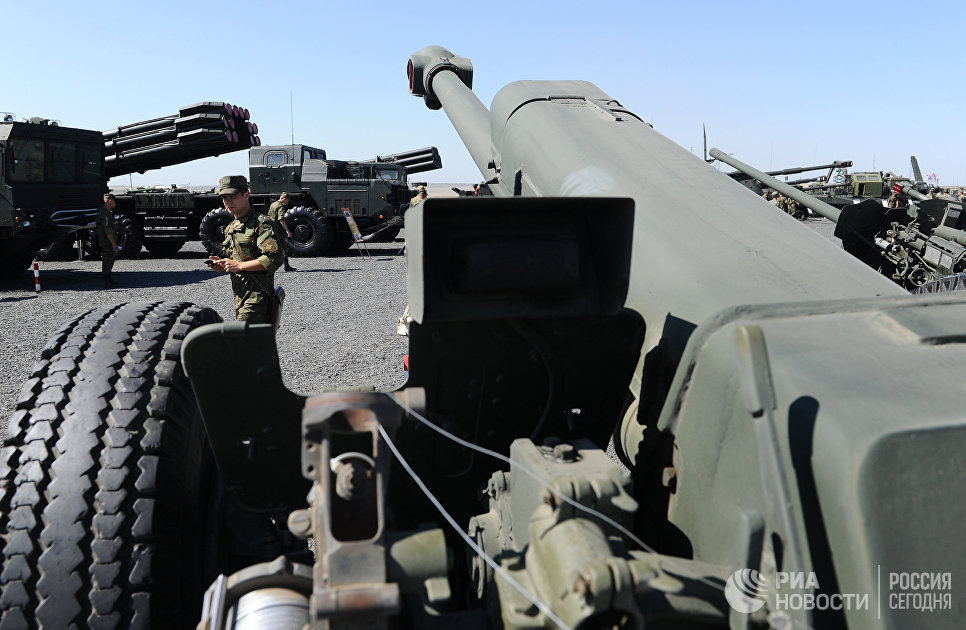 122-мм гаубица Д-30А на выставочной площадке на полигоне Кадамовский