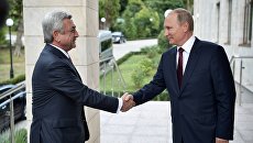 Президент РФ Владимир Путин и президент Армении Серж Саргсян. Архивное фото Президент РФ Владимир Путин и президент Армении Серж Саргсян. Архивное фото