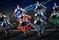 Участницы Международной команды исполнителей шотландских танцев на торжественной церемонии закрытия X Международного военно-музыкального фестиваля Спасская башня в Москве Участницы Международной команды исполнителей шотландских танцев на торжественной церемонии закрытия X Международного военно-музыкального фестиваля Спасская башня в Москве