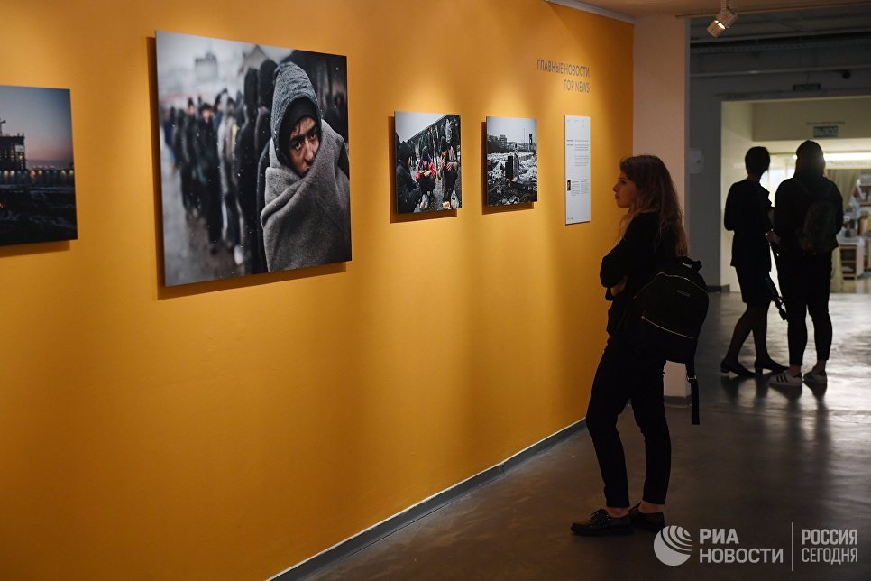 На выставке работ финалистов Международного конкурса фотожурналистики имени Андрея Стенина в Центре фотографии имени братьев Люмьер в Москве На выставке работ финалистов Международного конкурса фотожурналистики имени Андрея Стенина в Центре фотографии имени братьев Люмьер в Москве